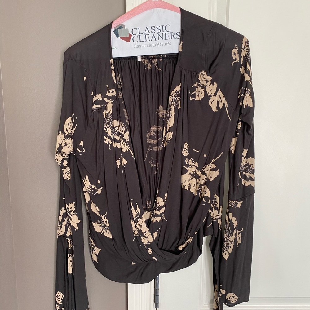 Free people open knit wrap waste floral top